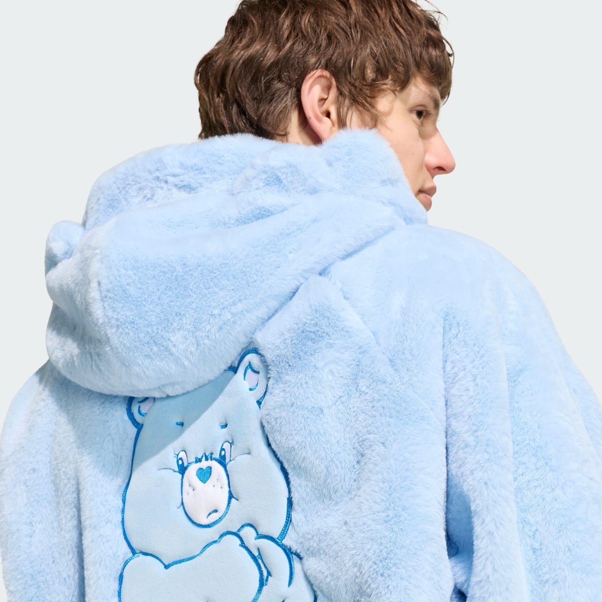 adidas originals CARE BEAR FUR JKT クリアスカイ