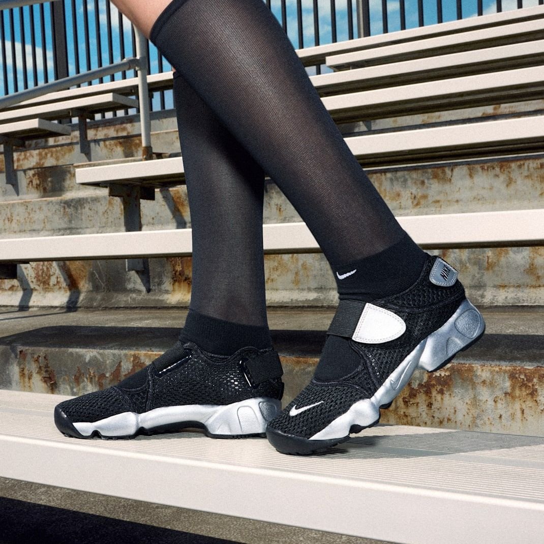 NIKE ナイキ Rift 2 SE BLACK/METALLIC SILVE