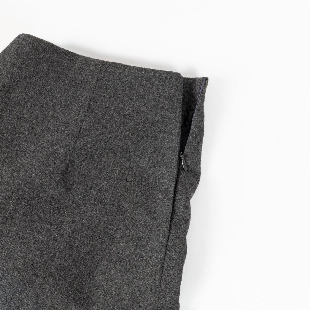 LE CLASSIC WOOL SHORT PANTS CHACOAL
