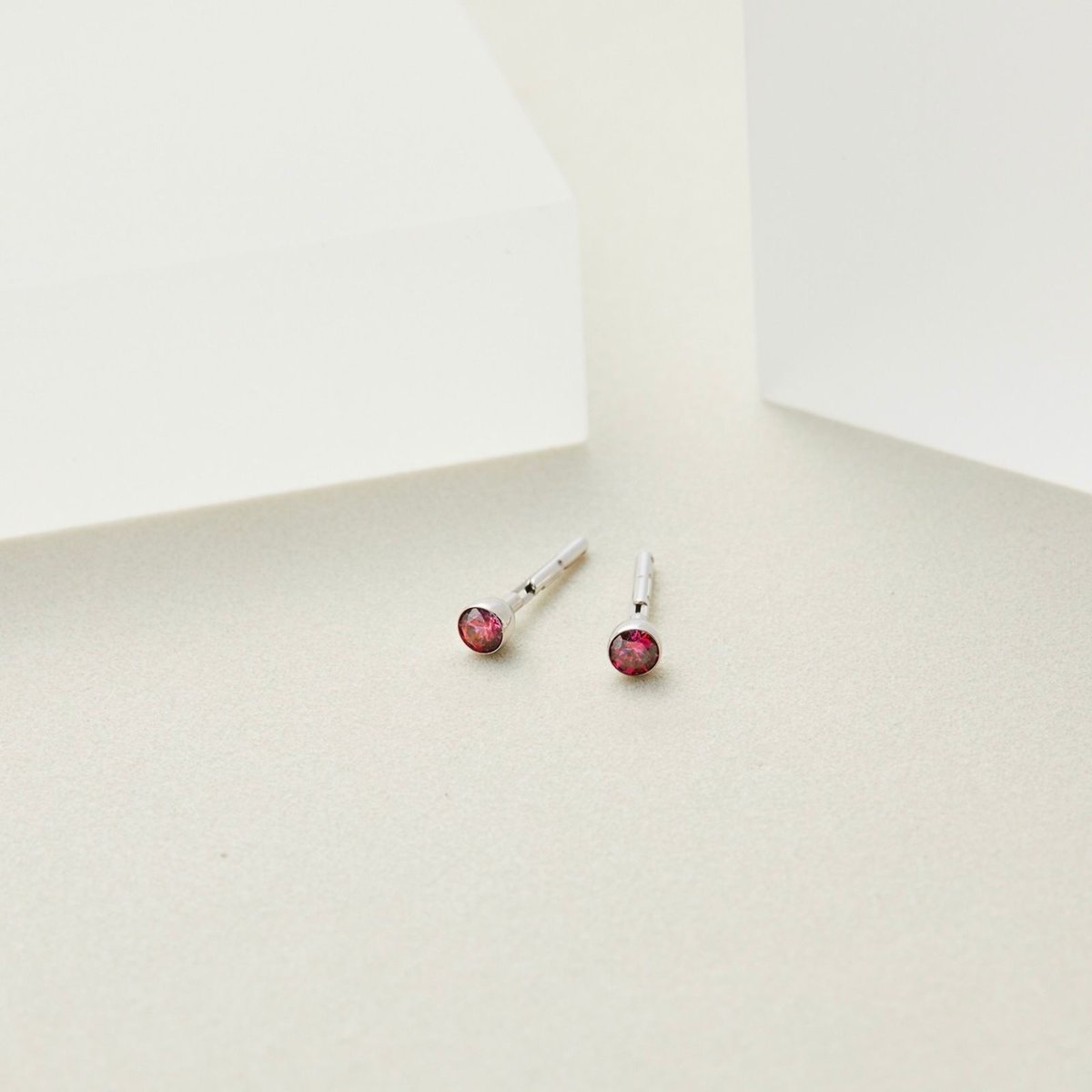 BAQLESS Clarity Red 3.5mm CZ-35-RE