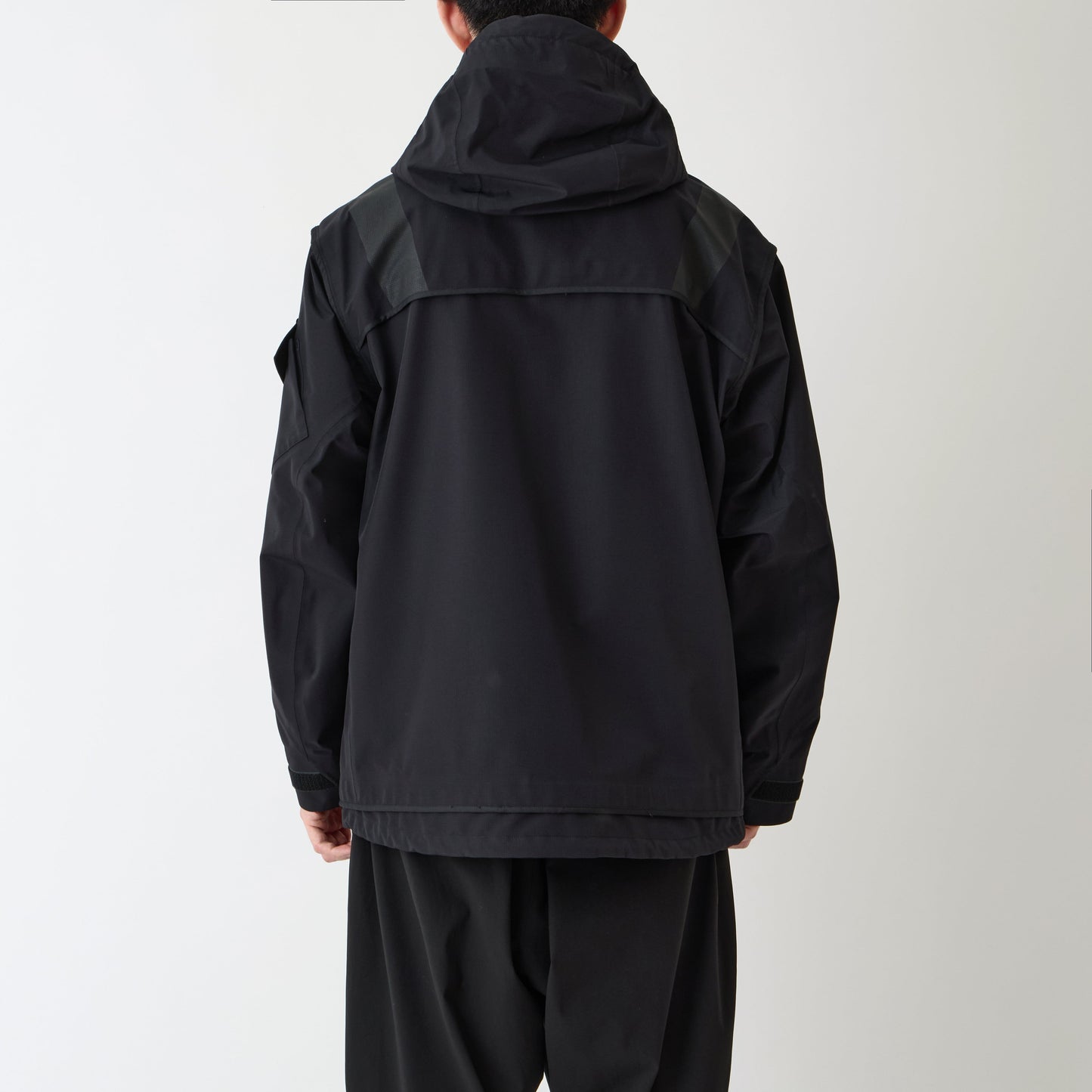 WHITE MOUNTAINEERING GORE-TEX LUGGAGE MOUNTAIN PARKA