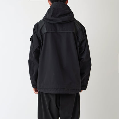 WHITE MOUNTAINEERING GORE-TEX LUGGAGE MOUNTAIN PARKA