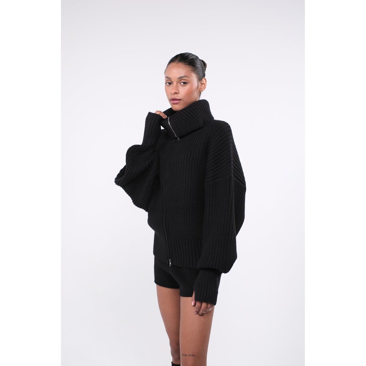 ITZON RIBBED KNIT ZIP-UP BLACK