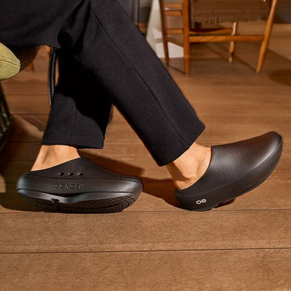 OOFOS OOcloog+ Black