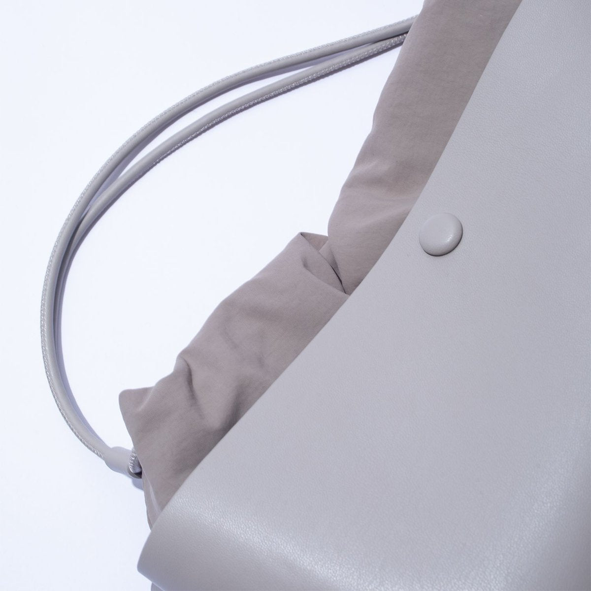F/CE. TECH LEATHER MINI HAND POACH