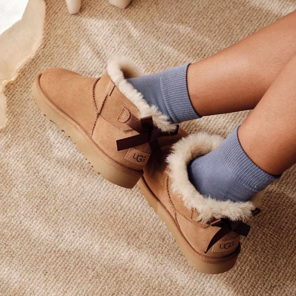 UGG W ULTRA MINI BAILEY BOW CHE