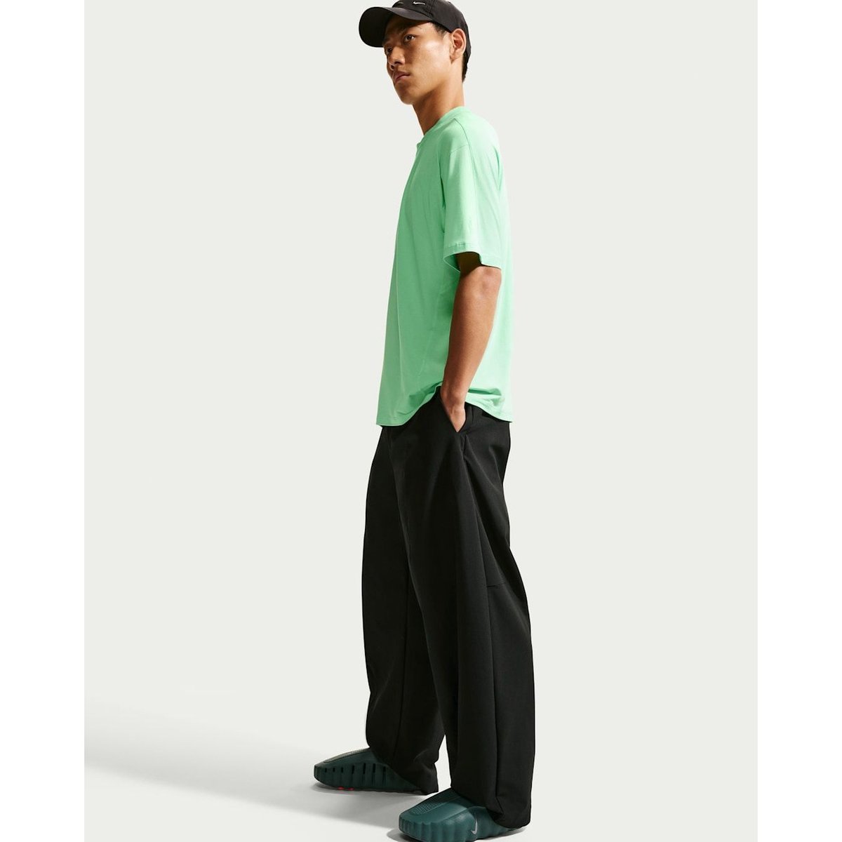 NIKE ナイキ ASMNKDFUV24.7PSBARRELL BLACK/BLACK/DK SMOKE GREY
