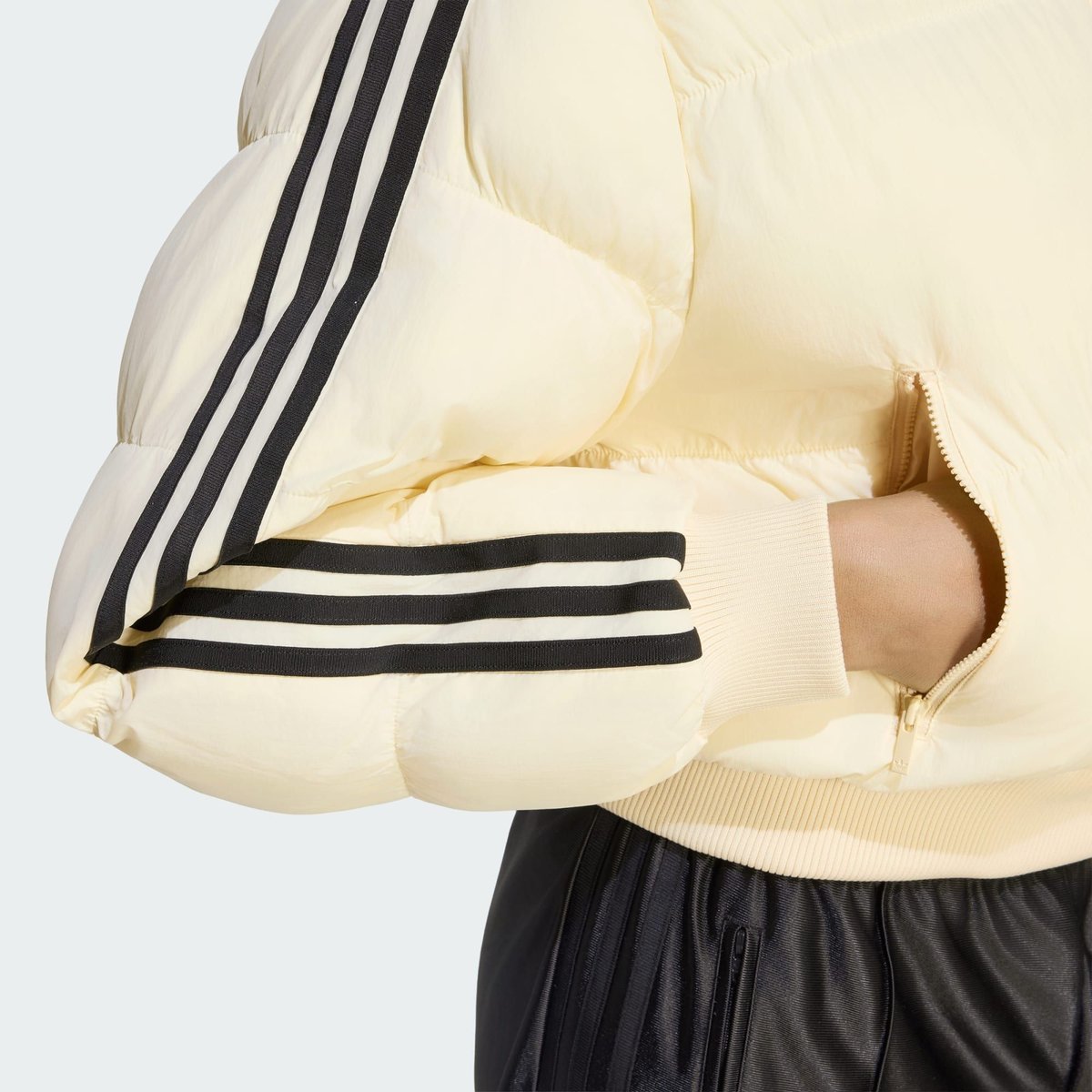 adidas originals ADICOLOR SHORT PUFFER JACKET ｳｫｰﾑﾊﾞﾆﾗ