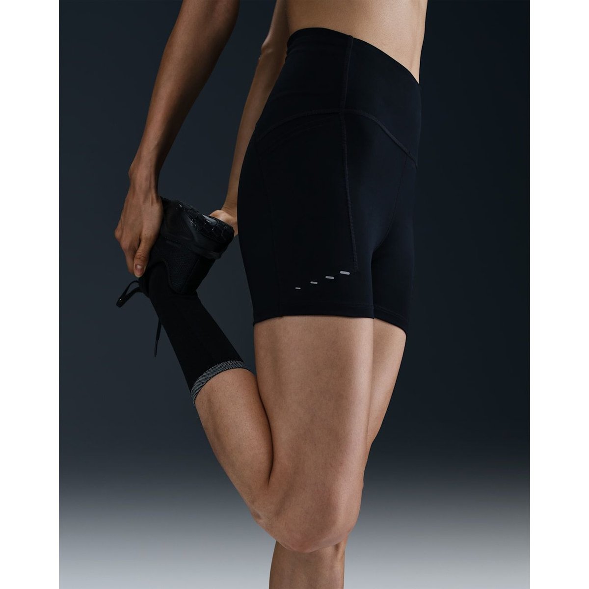 NIKE ナイキ AS W NK DF SWIFT HR 4IN SH ﾌﾞﾗｯｸ/ﾘﾌﾚｸﾄｼﾙﾊﾞｰ