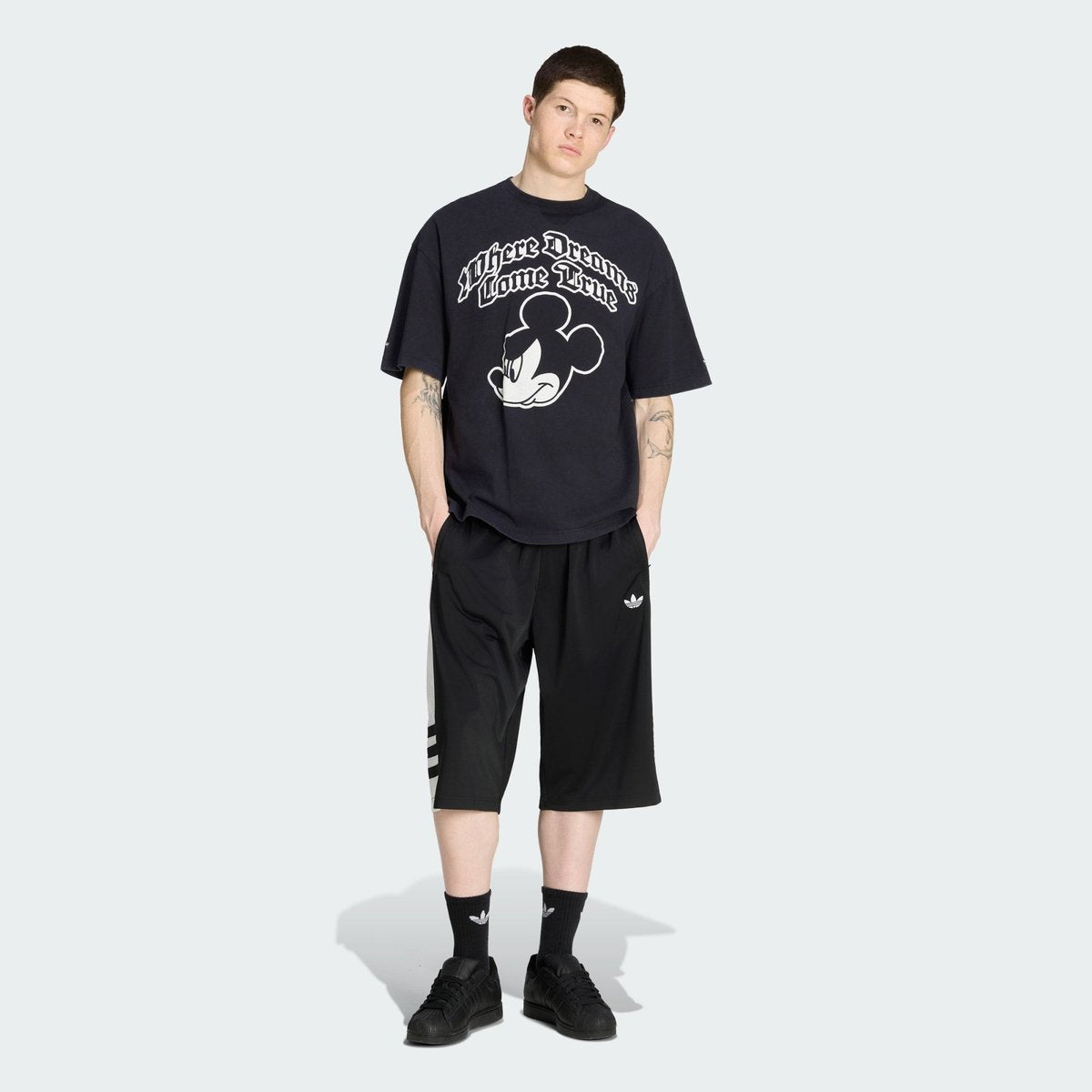 adidas originals DISNEY T-SHIRT ブラック