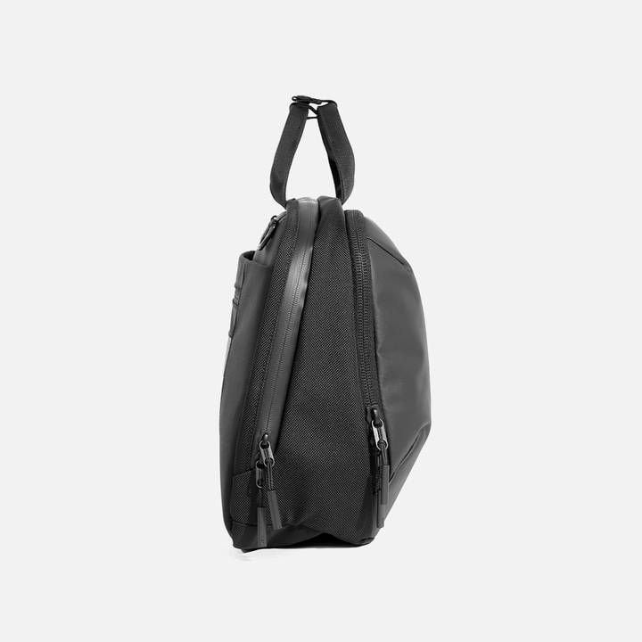 Aer TECH BRIEF BLACK